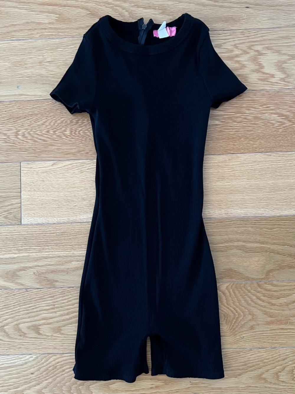 Lilly’s Kloset black short sleeve body suit romper